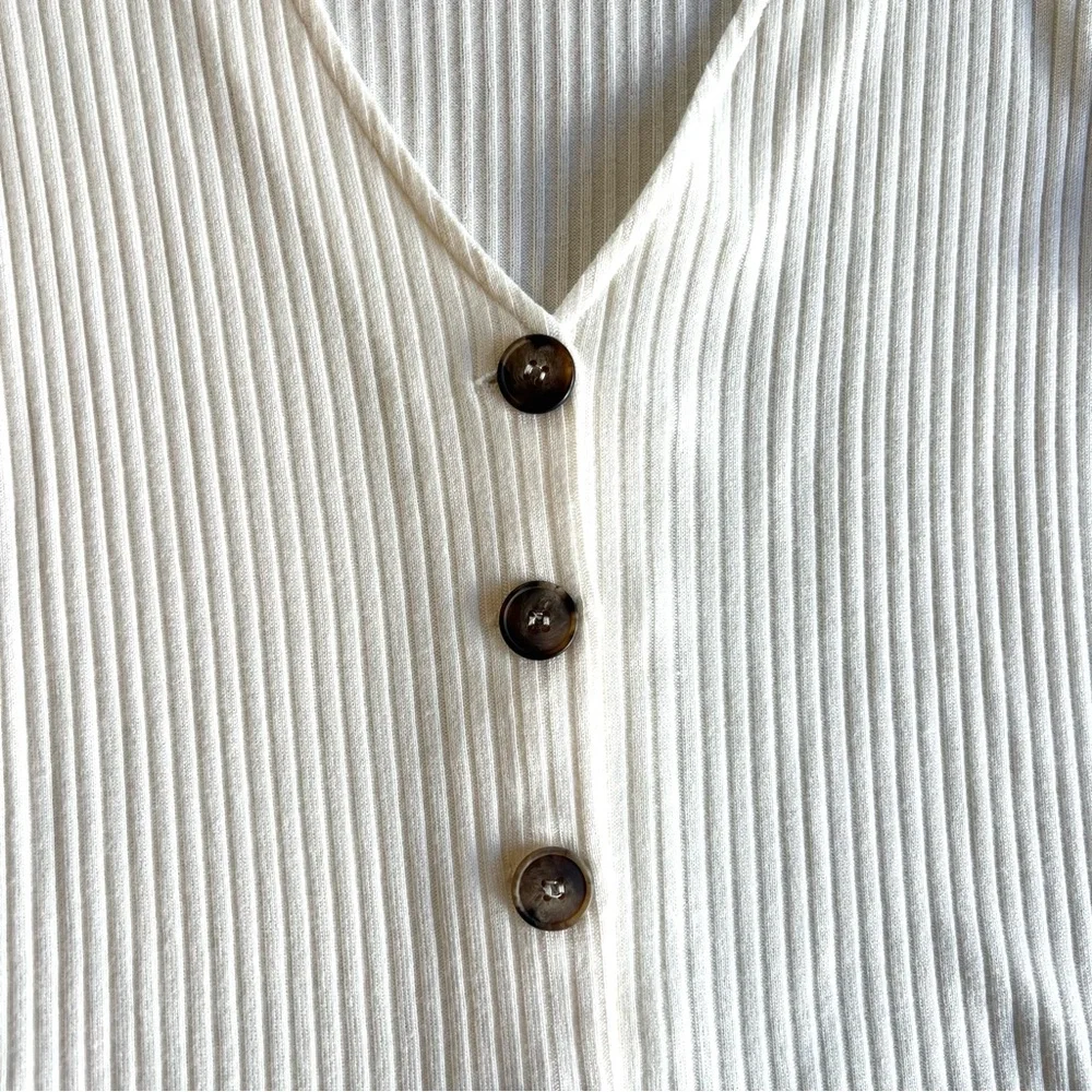 NWOT Reformation Jeans Iris Ivory Ribbed V-Neck Cardigan Top Size Medium - Picture 11 of 12